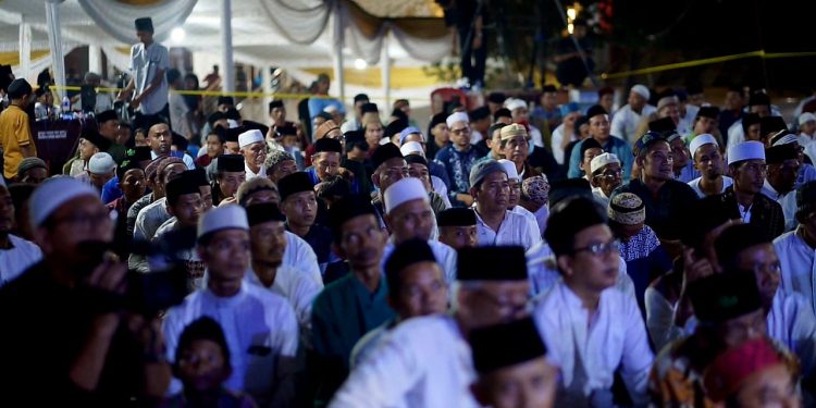 Ribuan Santri dan Ulama di Bandar Lampung Doakan Ganjar Pranowo Jadi Presiden