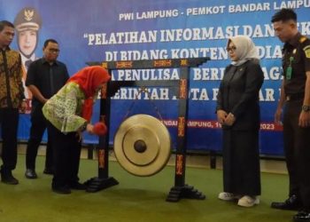 PWI Bersama Pemkot Bandar Lampung Berikan Pelatihan  Penulisan Berita Bagi ASN