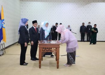 Rektor Unila Lantik Pejabat Posisi Strategis