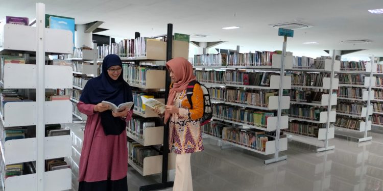 Kadis Riski Ajak Komunitas Literasi Ramaikan Perpustakaan Modern Lampung
