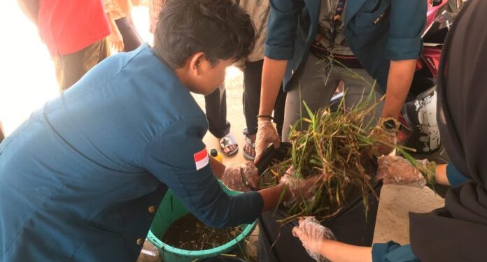 Mahasiswa KKN Unila Bantu Warga Atasi Masalah Sampah Organik