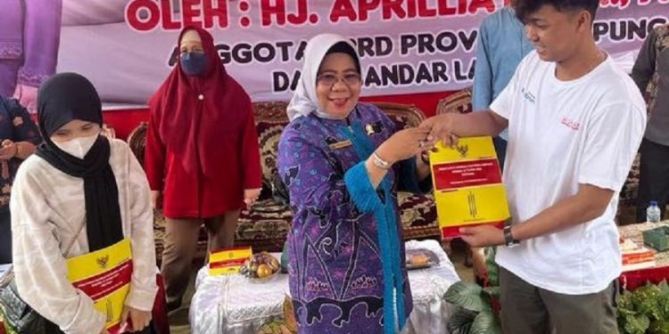Anggota DPRD Lampung Aprilliati Sosialisasi Peraturan Daerah di Langkapura