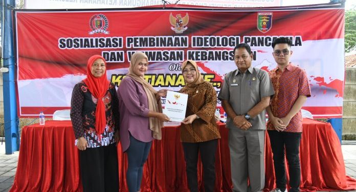 Bersama Warga Kedaton, Anggota DPRD Kostiana Sosialisasikan Ideologi Pancasila dan Wawasan Kebangsaan