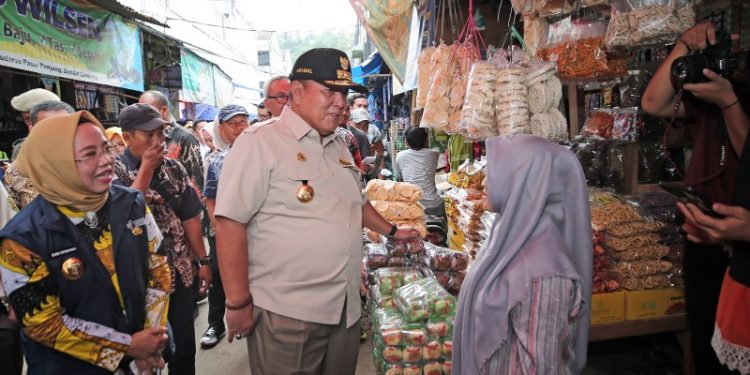 Gubernur Arinal Tinjau Operasi Pasar Beras di Pasar Panjang