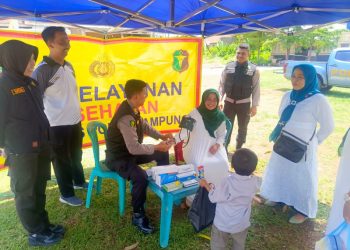 Bantu Korban Banjir, Biddokkes Polda Lampung Beri Pelayanan Kesehatan