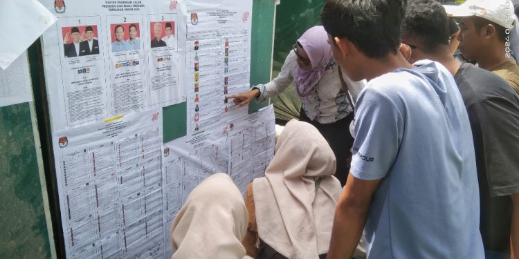 Pemilih Pemula di TPS 22 Hajimena Bingung Pilih Caleg