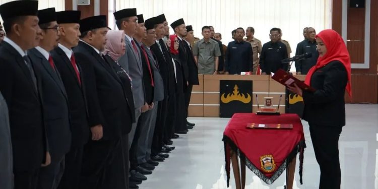 Walikota Eva Dwiana Ganti Nama Empat OPD Sekaligus Melantik Pejabatnya