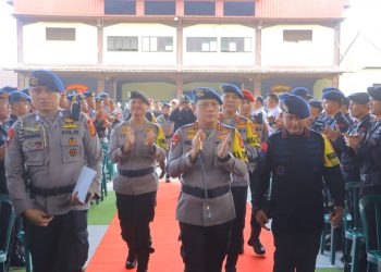 Personil  Brimob Bersikap Layaknya “Teratai Putih” Mampu  Mengubah Situasi Keruh Menjadi  Bersih
