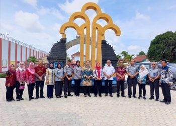 Kakanwil Kemenkumham Lampung Sorta dan Walikota Eva Buka Pelatihan Pangkas Rambut dan Salon Bagi Warga Binaan