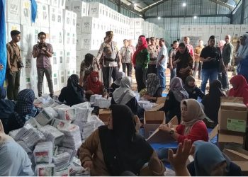 Walikota Eva Dwiana Tinjau Logistik Pemilu Di Gudang KPU Bandar Lampung