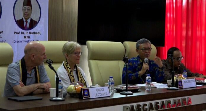 Pasca Sarjana Unila Gelar Guest Lecture tentang Tropical Forest Ecosystem Conversation