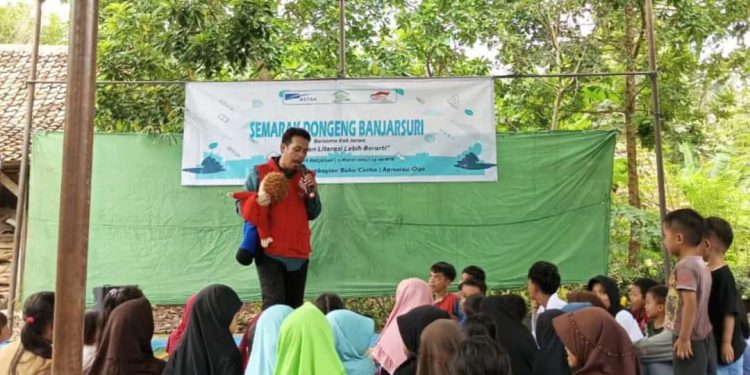 Pendongeng Lampung Meriahkan Semarak Dongeng Banjarsuri