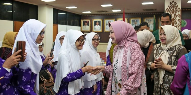 Riana Sari Arinal Hadiri Pelantikan dan Rakerwil Wanita Islam Provinsi Lampung