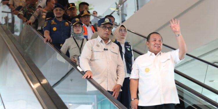 Gubernur Arinal Dampingi Menhub dan Menko PMK Tinjau Arus Balik di Pelabuhan Bakauheni