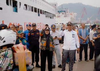 Walikota Eva Dwiana Pantau Arus Balik di Pelabuhan Panjang