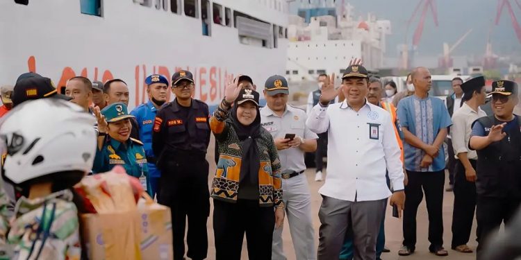 Walikota Eva Dwiana Pantau Arus Balik di Pelabuhan Panjang