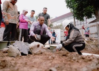 Walikota Eva Dwiana Letakan Batu Pertama Pembangunan Gedung Peradilan Semu Fakultas Hukum Unila