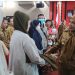 Walikota Eva Dwiana Berikan Bantuan Kepada 20 Korban Bencana Alam dan Biaya Pengobatan