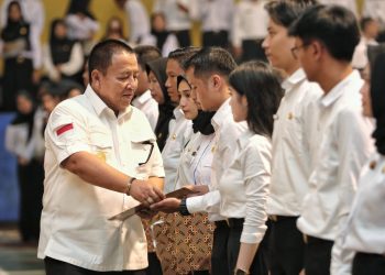 Gubernur Arinal Serahkan SK PPPK Tenaga Kesehatan dan Guru