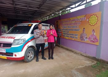 Luar Biasa! Bhabinkamtibmas Ini, Rela Ubah Mobil Pribadinya Menjadi Ambulans Gratis