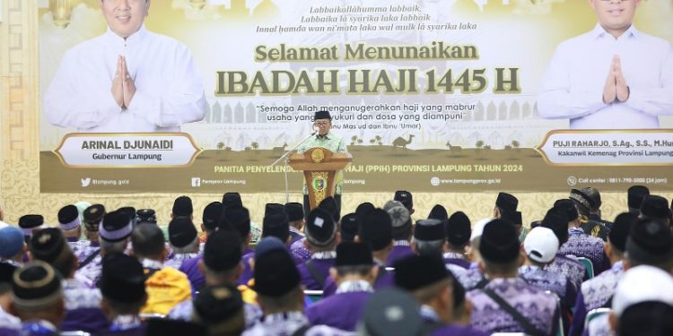 Lepas Jemaah Calon Haji Kloter Pertama Lampung, Gubernur Minta Jemaah Istiqomah Beribadah