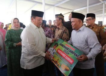Gubernur Arinal Hadiri Pengajian Akbar di Kecamatan Kedondong Pesawaran