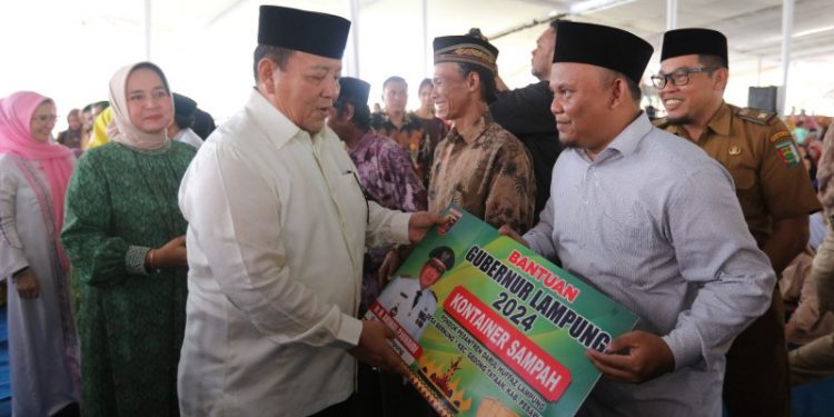 Gubernur Arinal Hadiri Pengajian Akbar di Kecamatan Kedondong Pesawaran