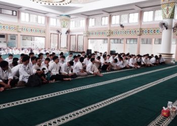 Rayakan Kelulusan, SMA Al Kautsar Gelar Sujud Syukur