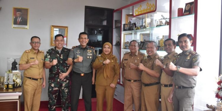 Walikota Eva Dwiana Terima Kunjungan Kerja Danrem 043/Gatam Brigjen TNI Rikas Hidayatullah