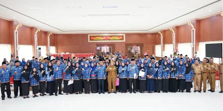 115 PNS Terima SK Pensiun, Walikota Eva : Terimakasih Atas Dedikasi dan Pengabdiannya