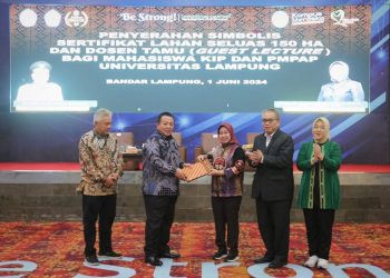 Gubernur Arinal Serahkan Hibah Tanah Seluas 150 Hektare di Kota Baru kepada Universitas Lampung
