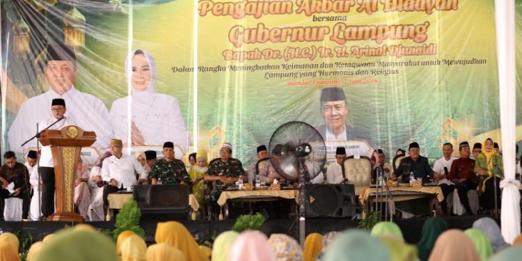 Pengajian Akbar, Gubernur Arinal Kobarkan Semangat Kebersamaan Wujudkan Rakyat Lampung Berjaya
