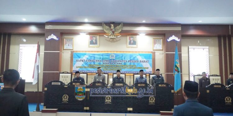 Bupati Pesibar Sampaikan Ranperda Laporan Pertanggungjawaban Pelaksanaan APBD 2023
