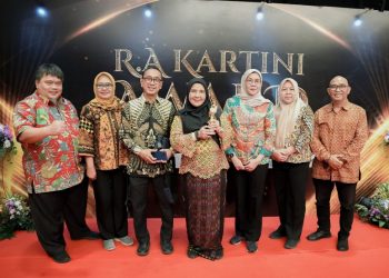 Walikota Bandar Lampung Raih Penghargaan Kartini Award 2024