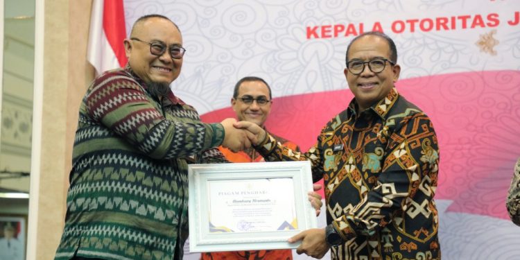 Pj. Gubernur Samsudin Berharap OJK Ciptakan Semangat Baru Perkembangan Industri Keuangan di Lampung