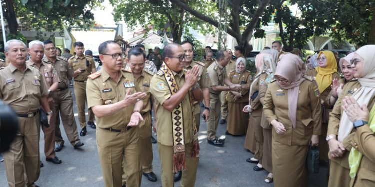 Pj. Gubernur Samsudin Pantau Pelaksanaan PPDB di SMAN 2 Bandar Lampung
