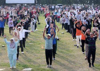 Hari Pertama Berdinas, Pj. Gubernur Samsudin Senam Bersama Pegawai Pemprov Lampung