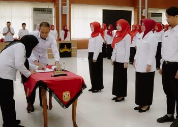 Walikota Eva Dwiana Serahkan SK 389 Pegawai Pemerintah dengan Perjanjian Kerja (PPPK )