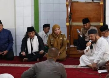 Walikota Eva Dwiana Bersama Wakil Walikota Deddy Amarullah Safari Ramadhan di Masjid Baitul Hamdi