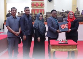 Walikota Eva Hadiri  Sidang Paripurna Pansus Hasil Audit BPK RI Perwakilan Lampung