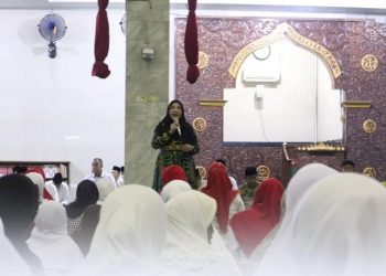 Walikota Eva Safari Ramadhan di Masjid Nurul Ulum Islamic Center Rajabasa