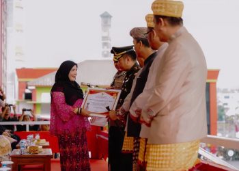 HUT Kota Bandar Lampung, Walikota Eva Beri Penghargaan Pimpinan Forkopimda