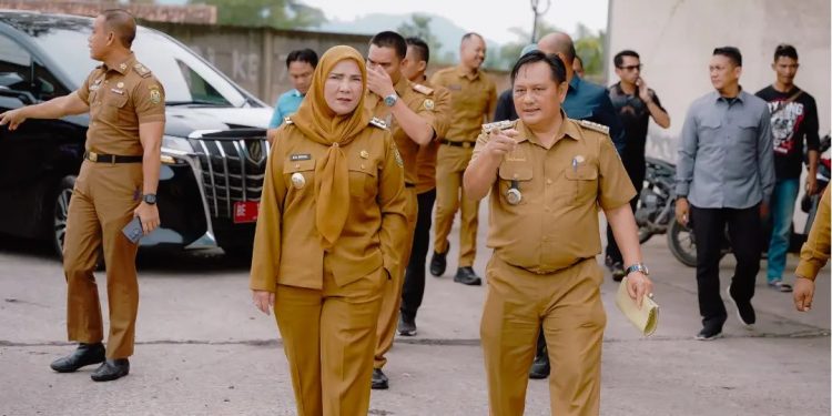 Tindaklanjuti Laporan Warga, Walikota Eva Minta Pengelola Gudang Bungkil Perhatikan Dampak Lingkungan