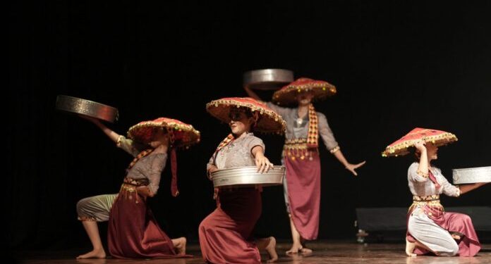 Prodi Seni Tari FKIP Unila Gelar Decoreus Tradition