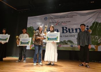 Tim Musikalisasi Puisi SMA Al Kautsar Melaju ke Nasional