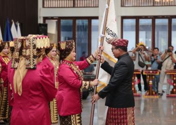 Pj. Gubernur Samsudin Kukuhkan Dwita Ria Gunadi sebagai Ketua Umum DPP Mighrul Lappung Bersatu