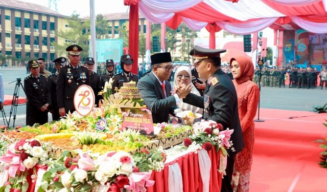 Pj. Gubernur Lampung Samsudin menghadiri Upacara Peringatan Hari Bhayangkara ke-78 di Mapolda Lampung
