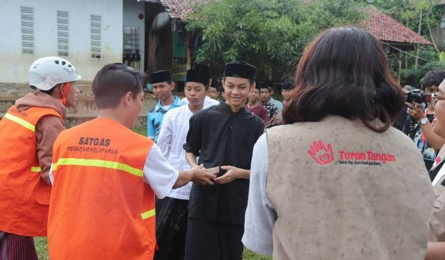 Akademi Relawan Berkolaborasi dengan Damkar Baik Gelar Program Belajar Bersama