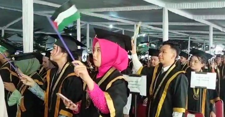 Lagu Michael Heart “We Will Not Go Down” Menggema di Wisuda Itera Dukung Palestina