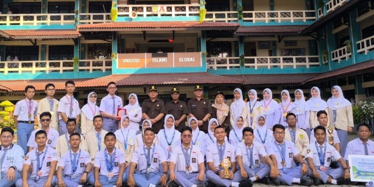 SMA Al Kautsar Apresiasi 48 Siswa Berprestasi Selama Juni-Juli